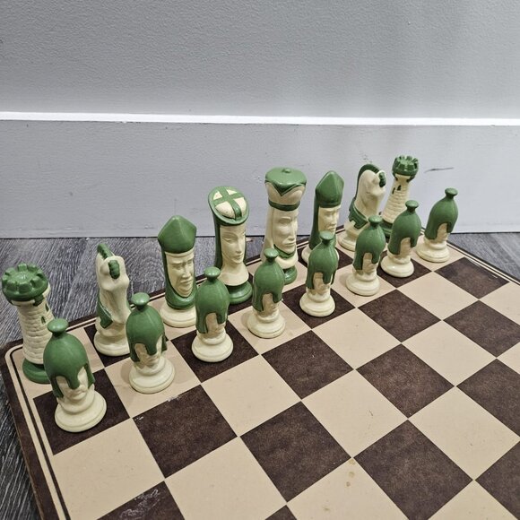 Rare Vintage Glazed Porcelain/Ceramic 32 Piece Chess Set with Carry/Storage Box - Picture 3 of 9